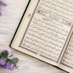 القرآن الكريم بغلاف مخمل أخضر | بحجم متوسط لسهولة تلاوة القرآن  – 14×20 سم - Image 7