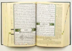 مصحف التجويد وترجمة معانية الي اللغة الالمانية مقاس 17*24 سم