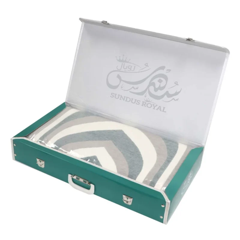 سجادة سندس رويال فاخرة – راحة مثالية وثبات أثناء الصلاة