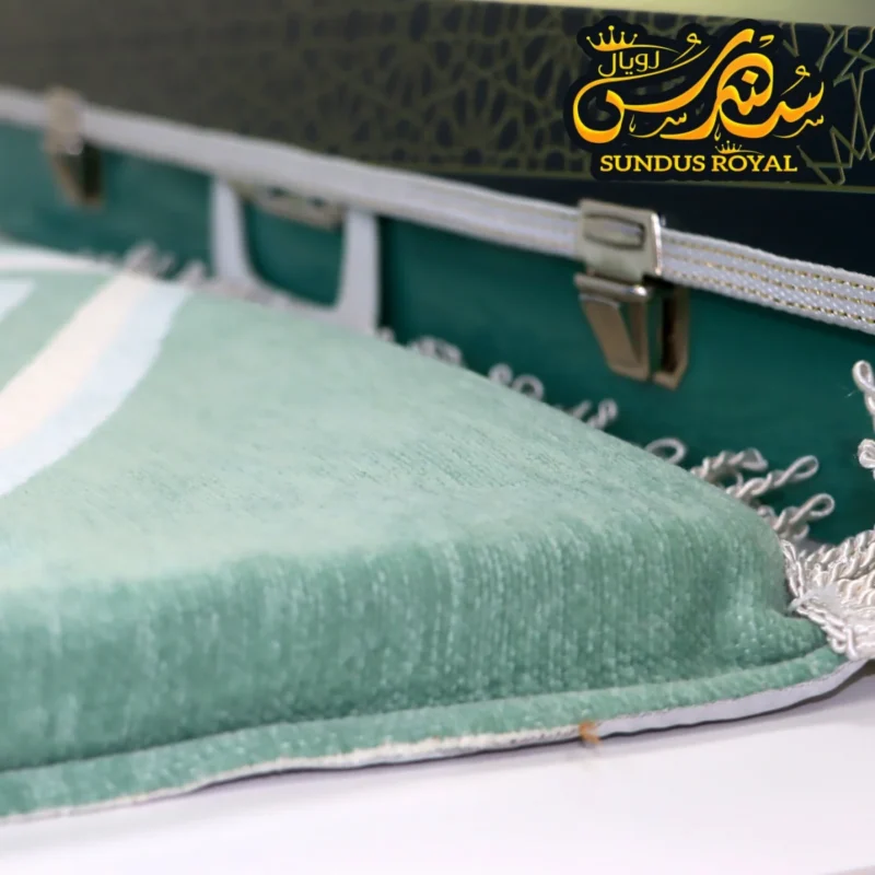 سجادة سندس رويال فاخرة – راحة مثالية وثبات أثناء الصلاة